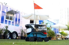 谷歌衍生公司Cartken和REEF科技推出迈阿密首个送货机器人